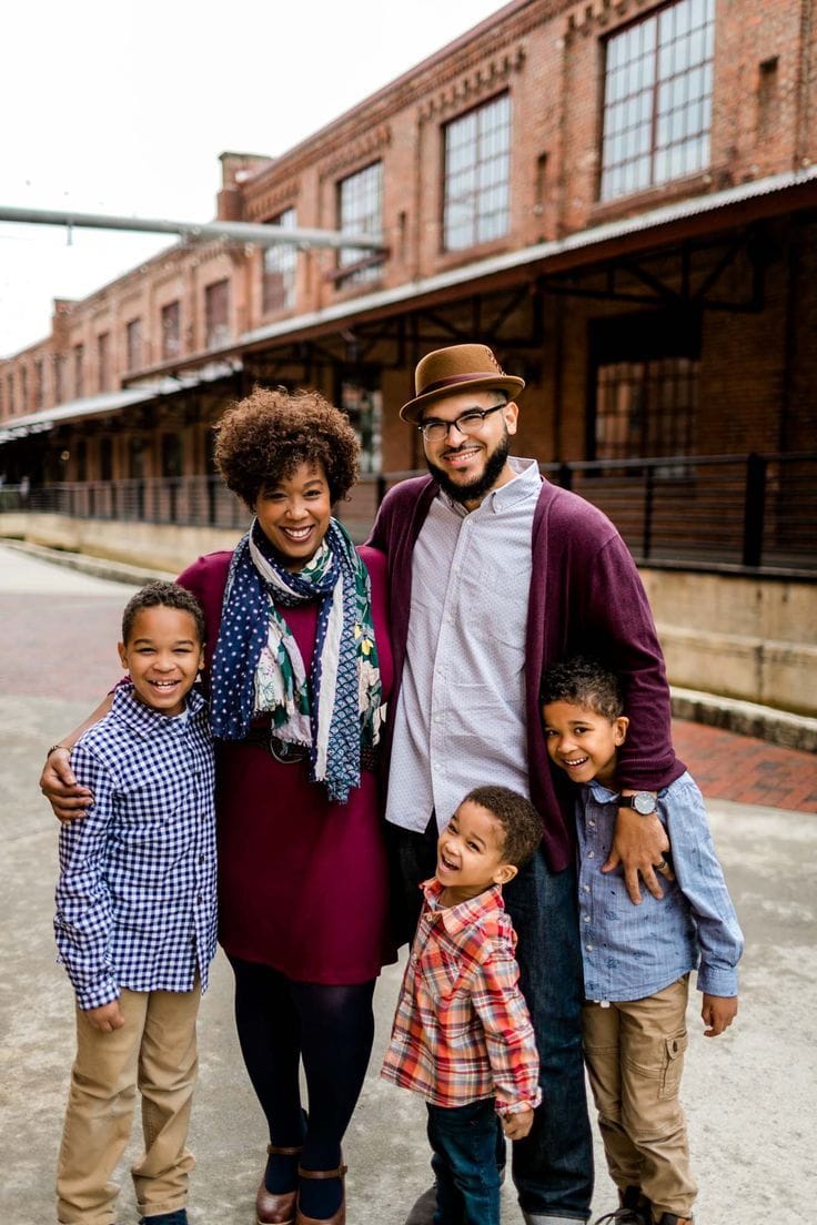 Best Colors for Outdoor Family Pictures